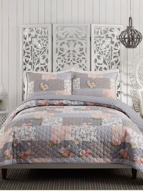 Cottage Patchwork Gray Pink Printed Queen Quilt Set English Garden
